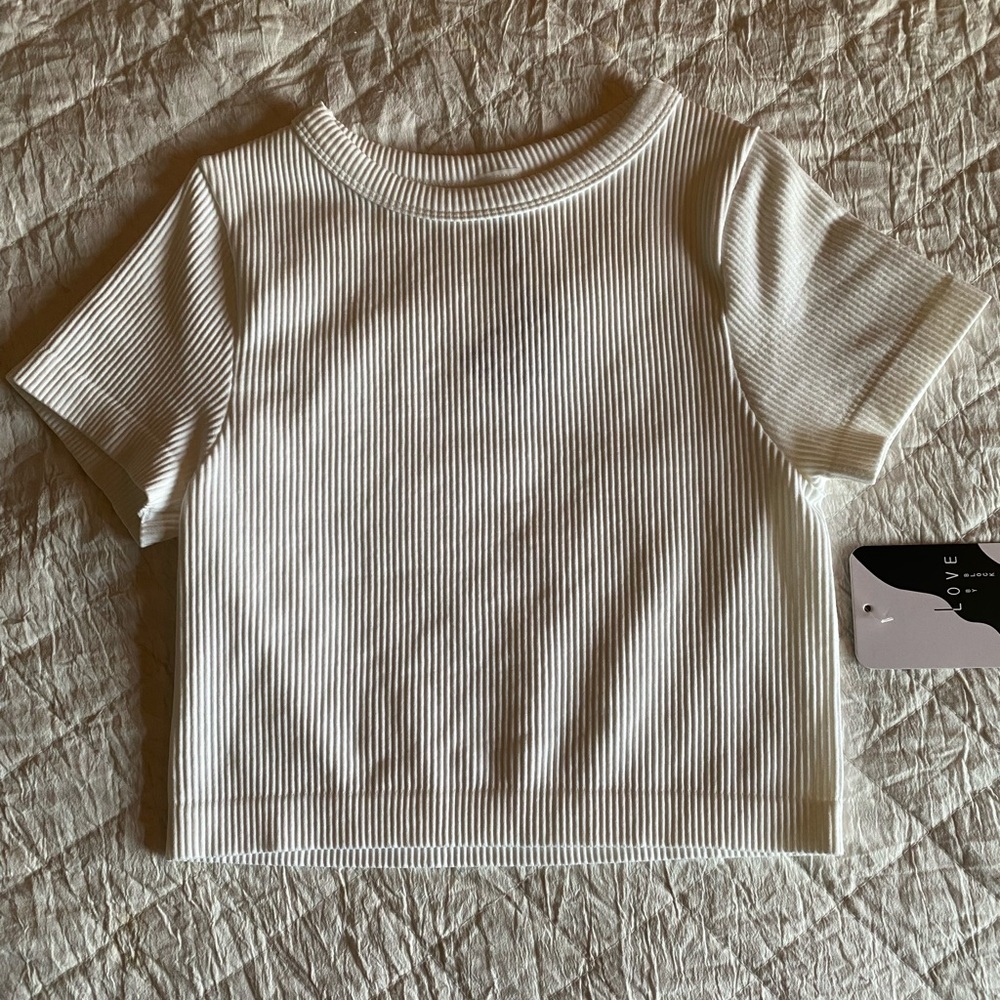 Women’s ribbed white crop top